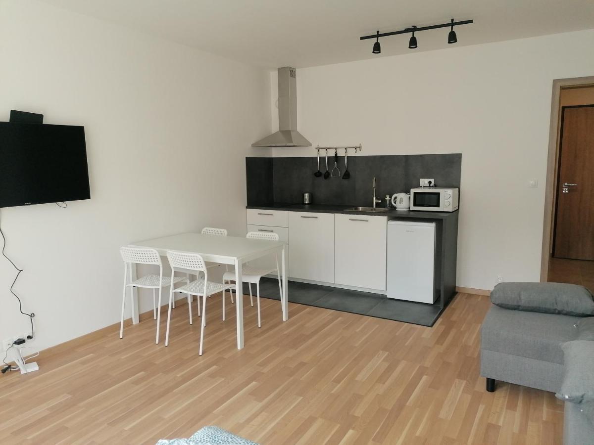 Brand New One Bedroom Apartment #54 In Brand New Building With Free Parking Praga Zewnętrze zdjęcie